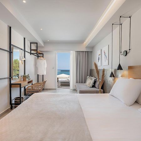 Alexia Beach Hotel Agia Marina  Exterior photo